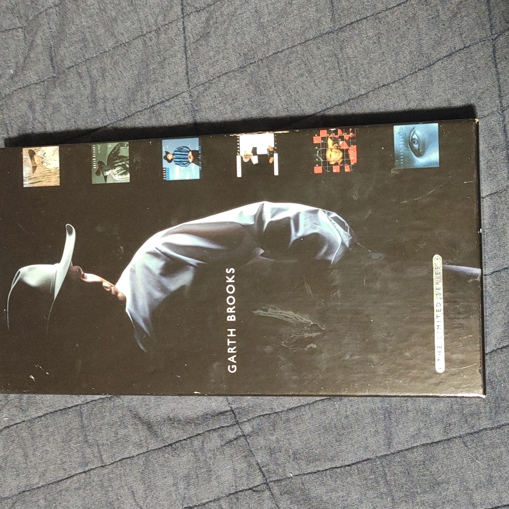 Garth Brooks. The Limited Collection. CD Box set.